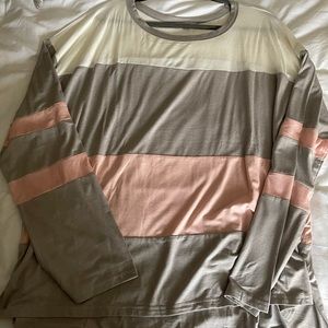 Plus Size Colorblock Longsleeve Tee